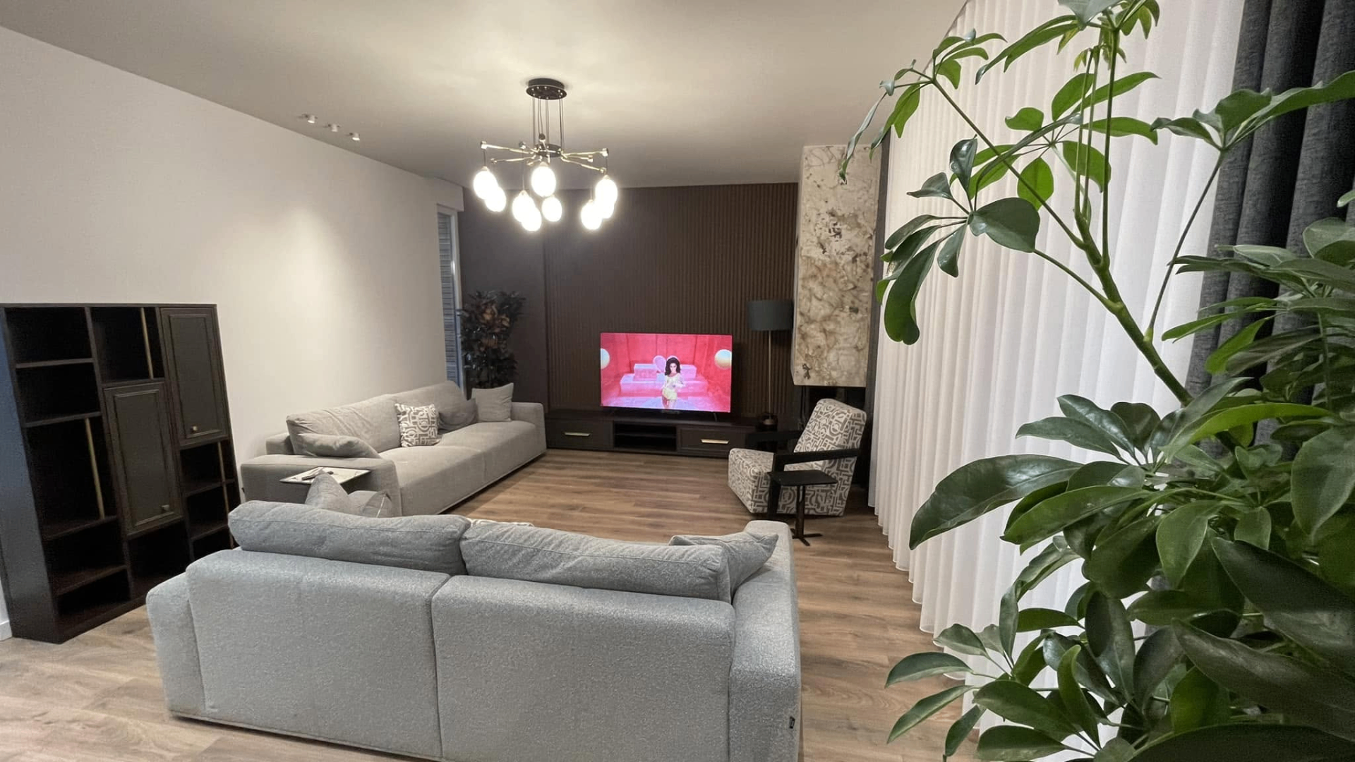 Interieri – salloni real